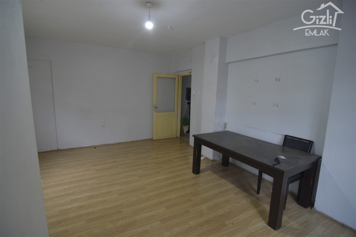 GÜNDOĞDU-TURGUT MAH. EKMEKÇİOĞLU OKULUNA YAKIN KOMBİLİ DAİRE